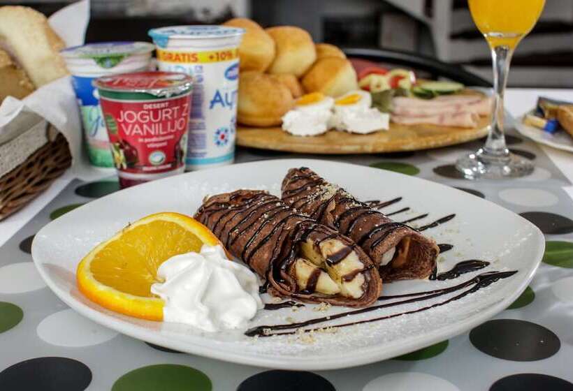 Fotos del hotel Halvat Guesthouse:  4