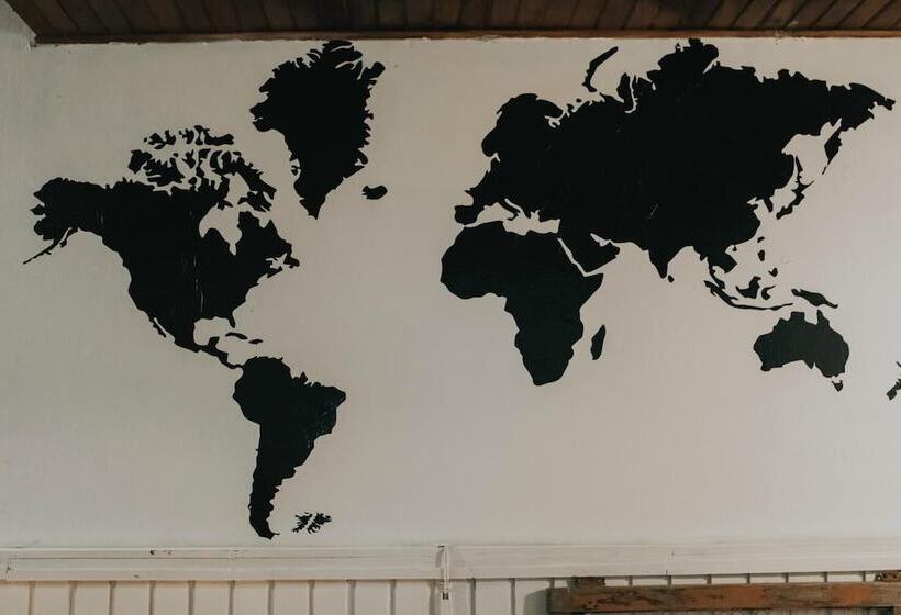 هتل Hostel Like Quijote