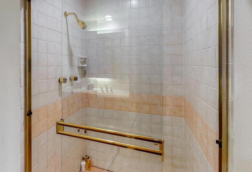 هتل Dakota Place 7