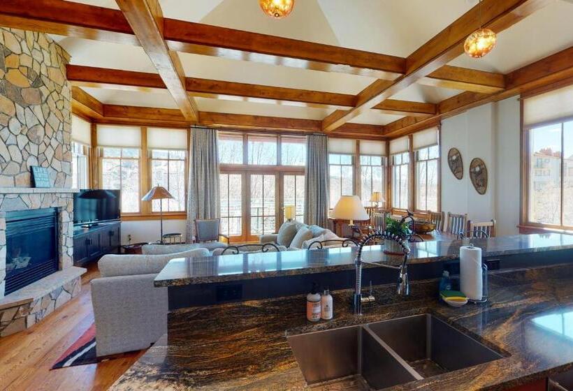 هتل Palmyra 4a   Panoramic Peaks Lodge