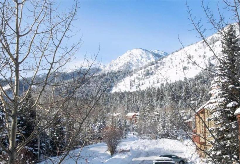 فندق Teewinot Condominiums