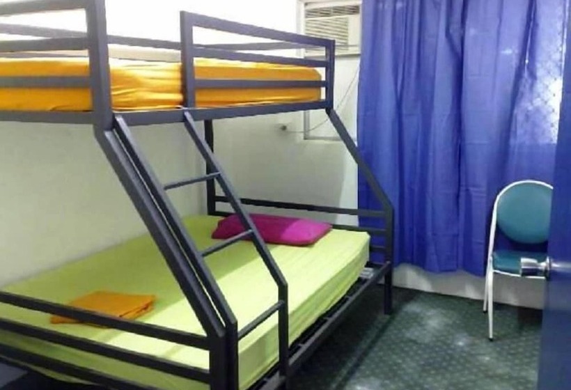 هتل Waterfront Backpackers   Hostel