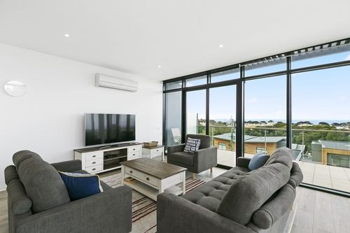 Отель Whitewater Apartments