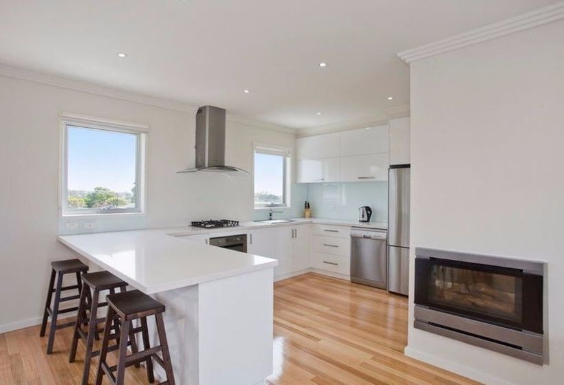 Отель Whitewater Apartments