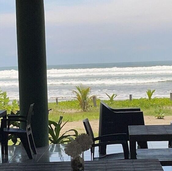 هتل Sambo Mambo Beach