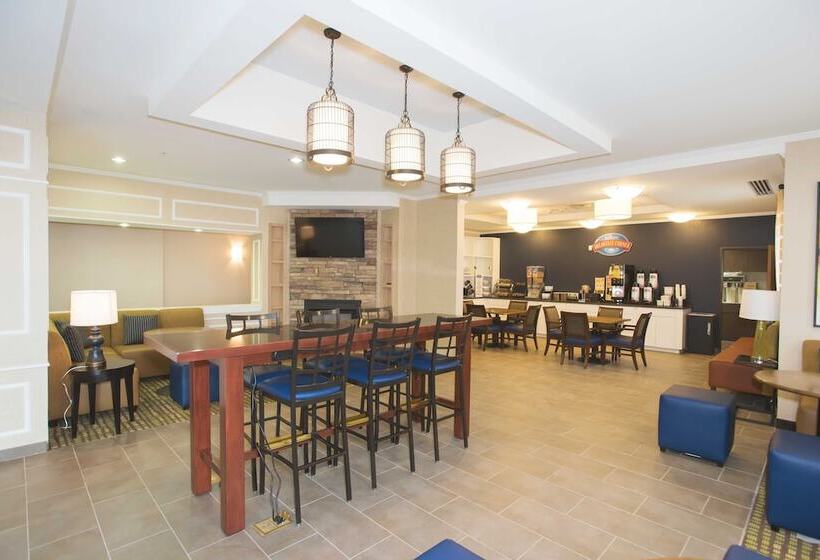 בית מלון כפרי Quality Inn & Suites