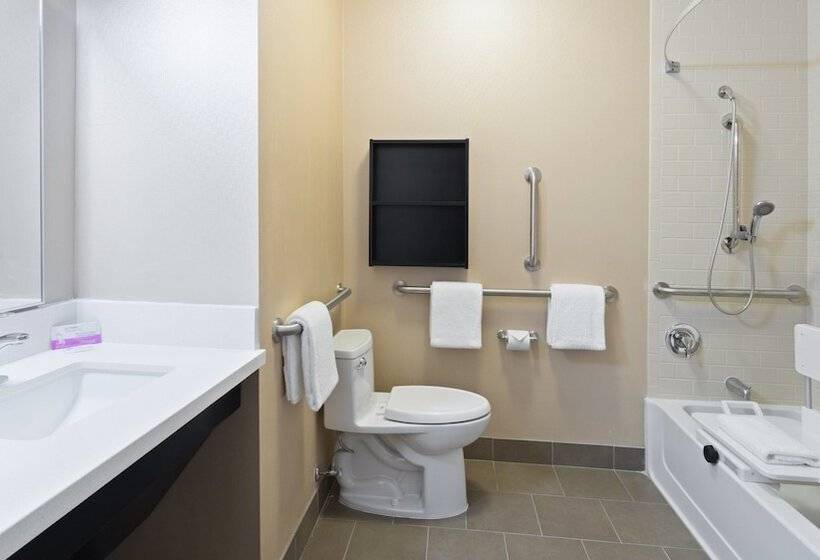 Отель Candlewood Suites Grove City Outlet Center, An Ihg