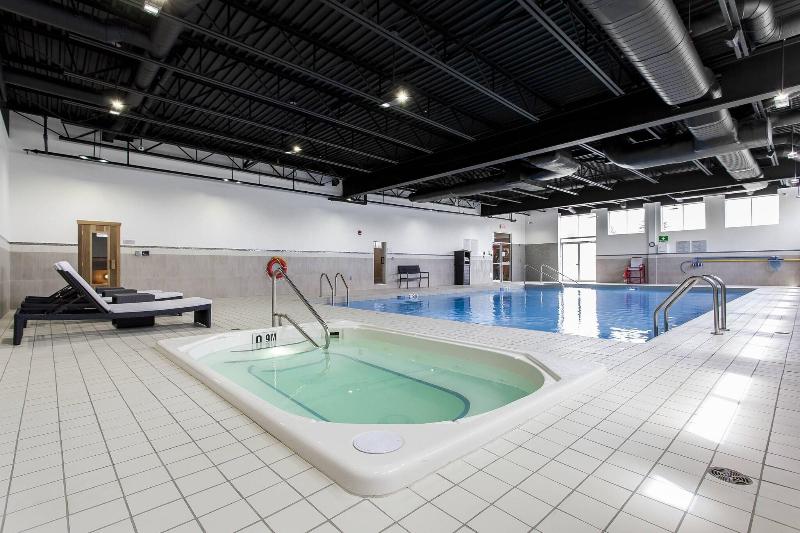 فندق Courtyard By Marriott Montreal West Island/baie D’urfe