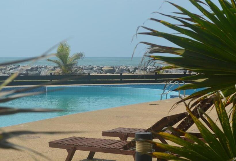 هتل Elmina Bay Resort
