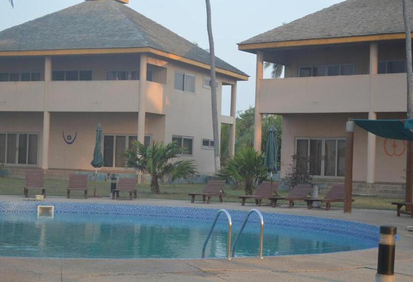 هتل Elmina Bay Resort