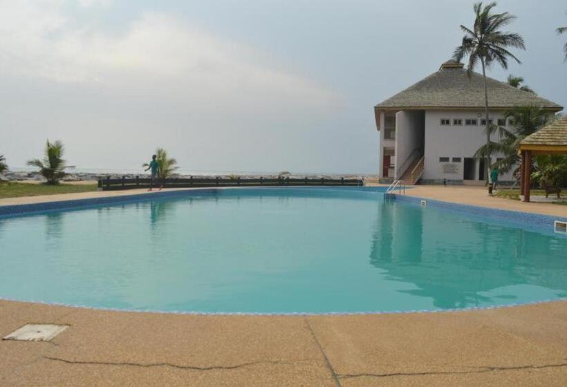 هتل Elmina Bay Resort