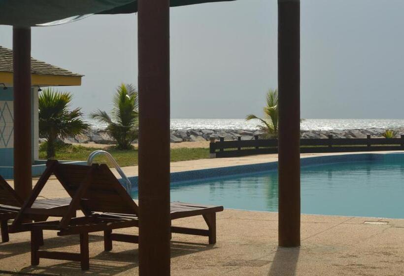 هتل Elmina Bay Resort
