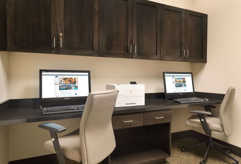 هتل Hampton Inn Elko