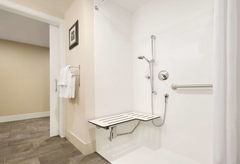 هتل Hampton Inn Elko