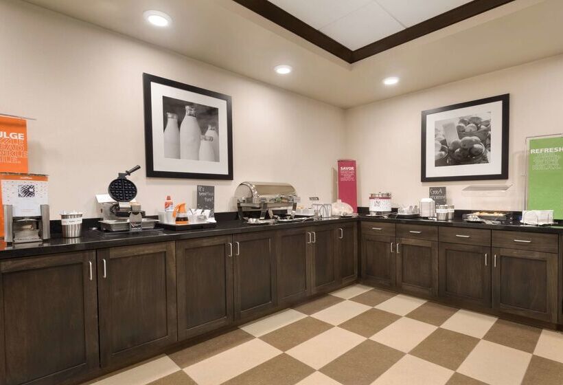 هتل Hampton Inn Elko