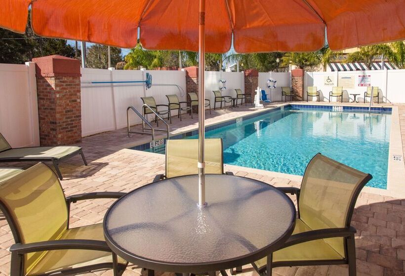בית מלון כפרי Hampton Inn Palatka