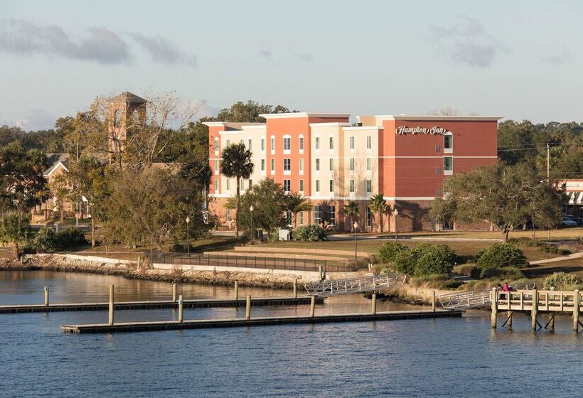 בית מלון כפרי Hampton Inn Palatka