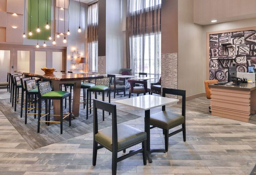בית מלון כפרי Hampton Inn & Suites Altoonades Moines