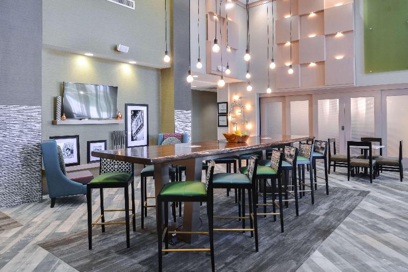 בית מלון כפרי Hampton Inn & Suites Altoonades Moines