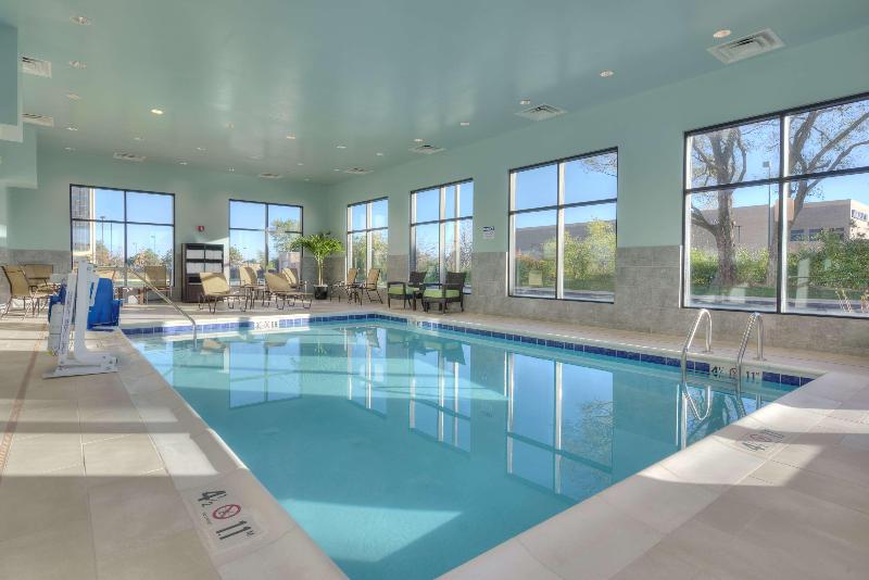 هتل Hampton Inn & Suites Chicago Schaumburg