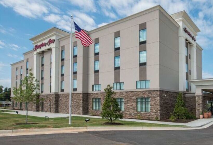 هتل Hampton Inn Waynesboro