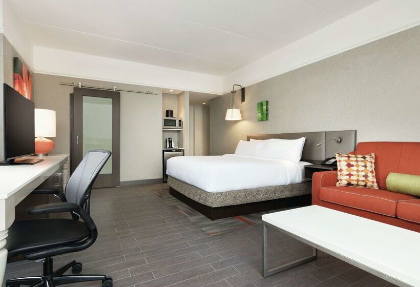 هتل Hilton Garden Inn Calgary Downtown