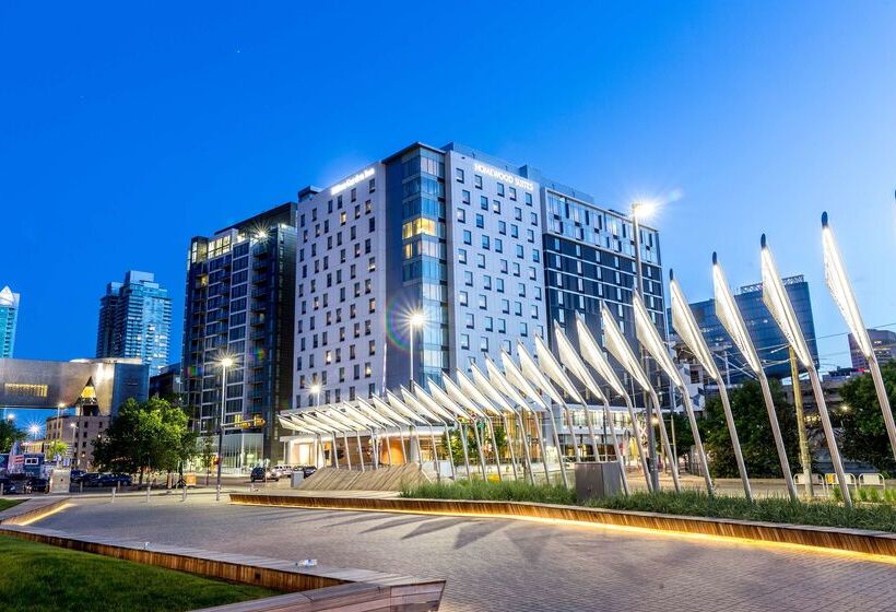 هتل Hilton Garden Inn Calgary Downtown