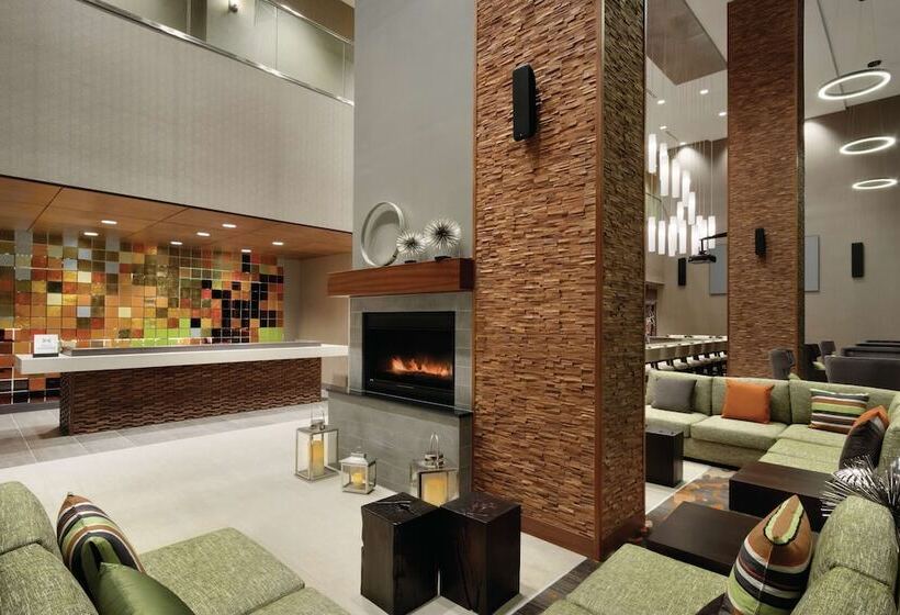 هتل Hilton Garden Inn Calgary Downtown