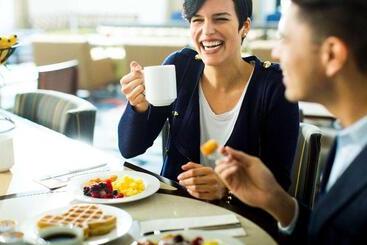 هتل Homewood Suites By Hilton Houston / Katy Mills Mall