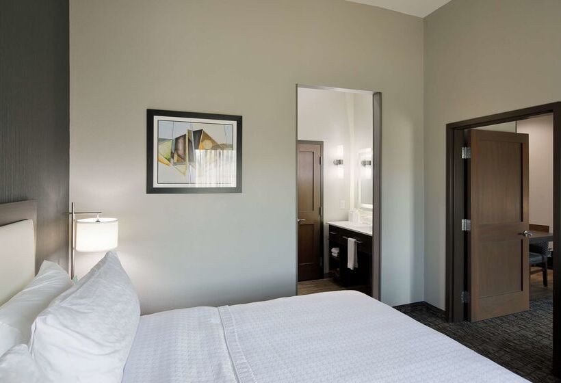 هتل Homewood Suites By Hilton Topeka