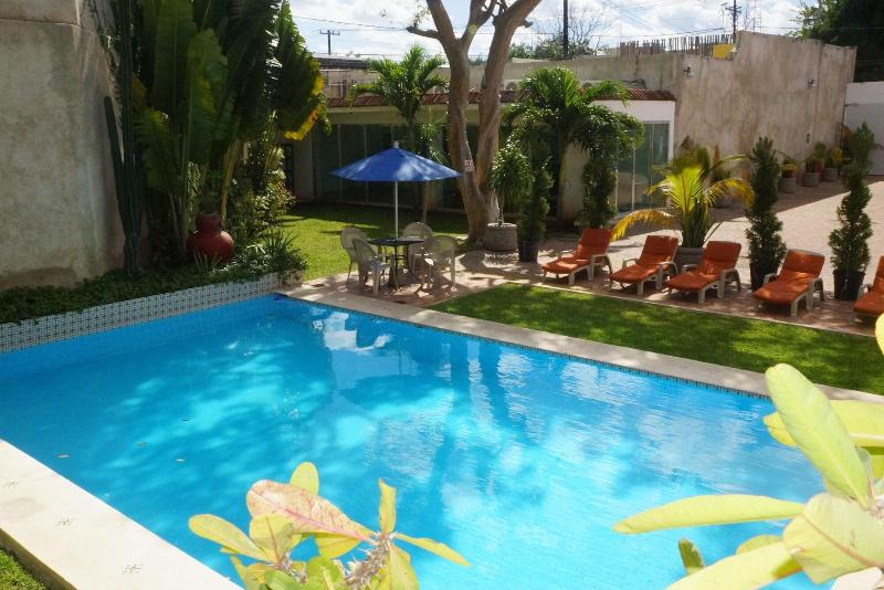 هتل Las Dalias Inn