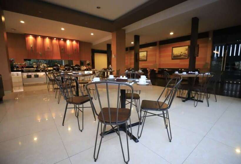 Fotos del hotel Oasis Siliwangi Sport:  2