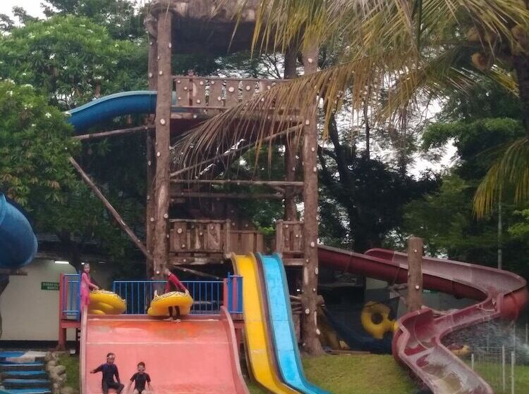 Fotos del hotel Oasis Siliwangi Sport:  13