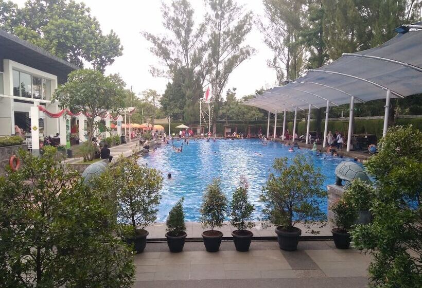 Fotos del hotel Oasis Siliwangi Sport:  11