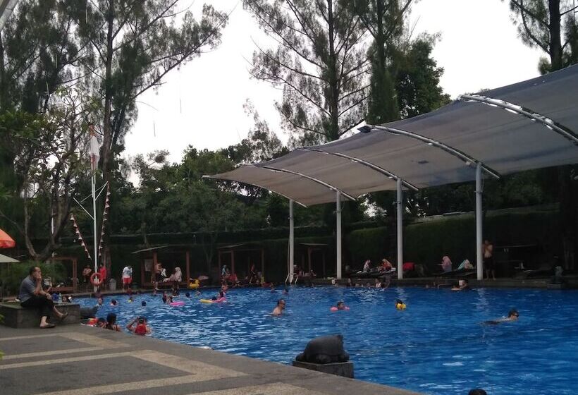 Fotos del hotel Oasis Siliwangi Sport:  9