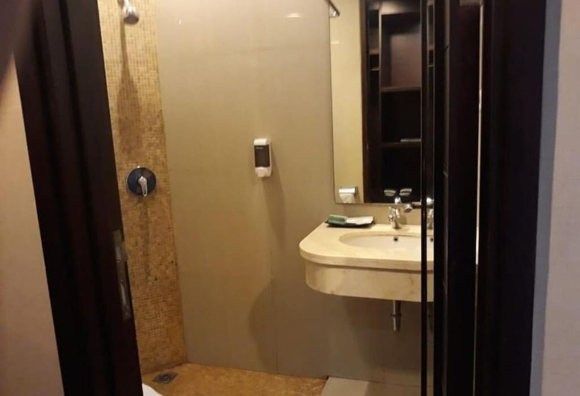 Fotos del hotel Oasis Siliwangi Sport:  24