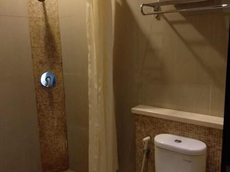 Fotos del hotel Oasis Siliwangi Sport:  6