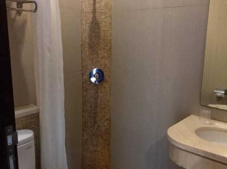 Fotos del hotel Oasis Siliwangi Sport:  5