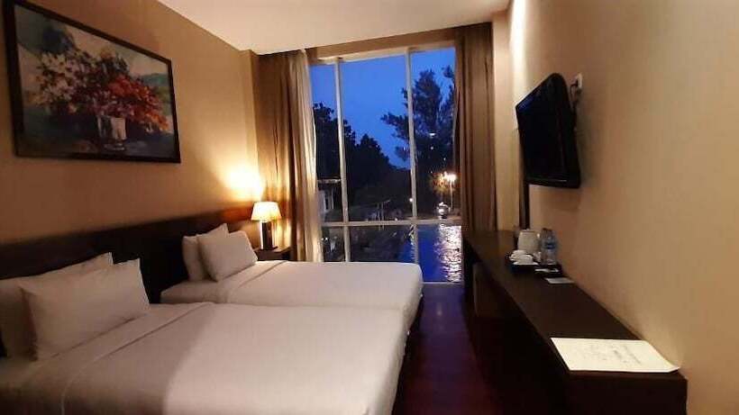 Fotos del hotel Oasis Siliwangi Sport:  29