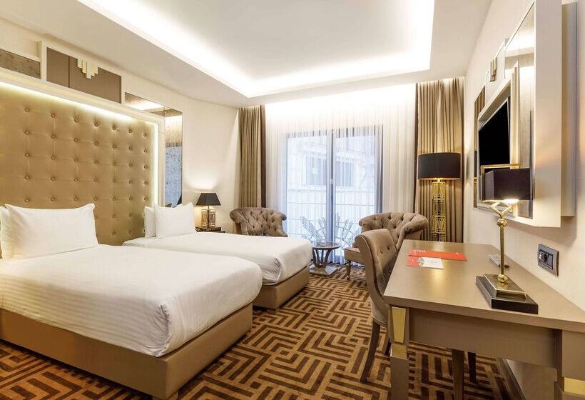 Hotel Ramada By Wyndham Istanbul Golden Horn