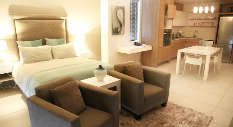 هتل The Residences At Crystal Towers
