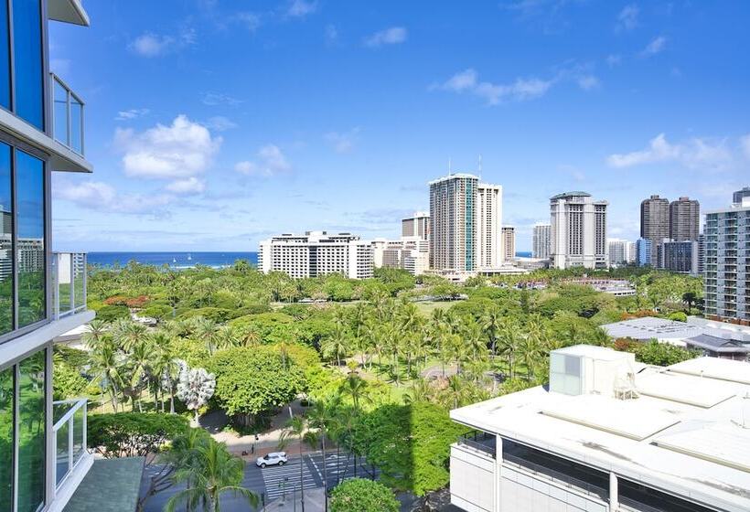 Отель The Ritzcarlton Residences, Waikiki Beach