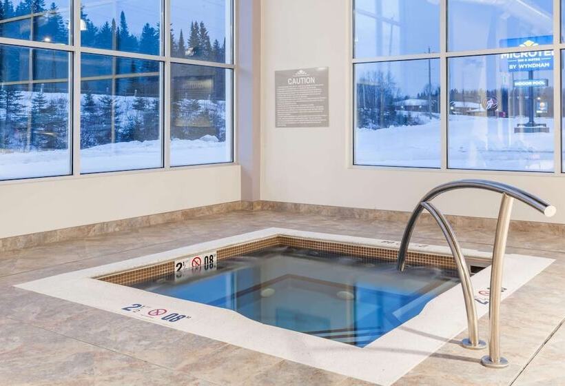 Microtel Inn & Suites By Wyndham Kirkland Lake