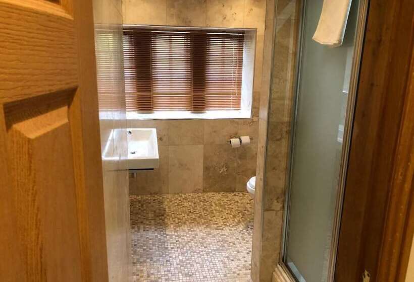 The George Hotel Stansted Airport