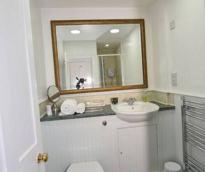 צימר The Abbey Hotel & Apartments