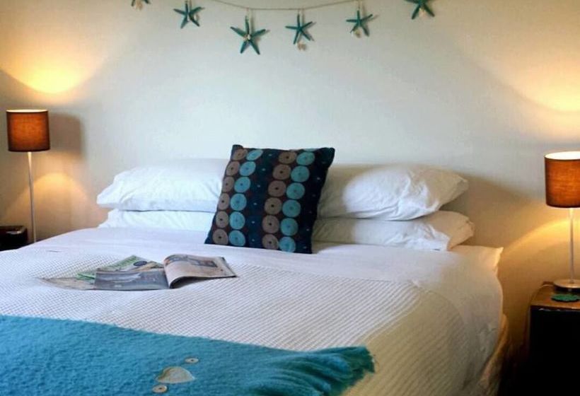 Bed and Breakfast Whangamata Beach House
