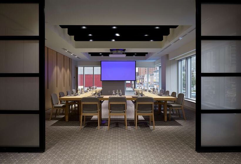 هتل Andaz Ottawa Byward Market, By Hyatt