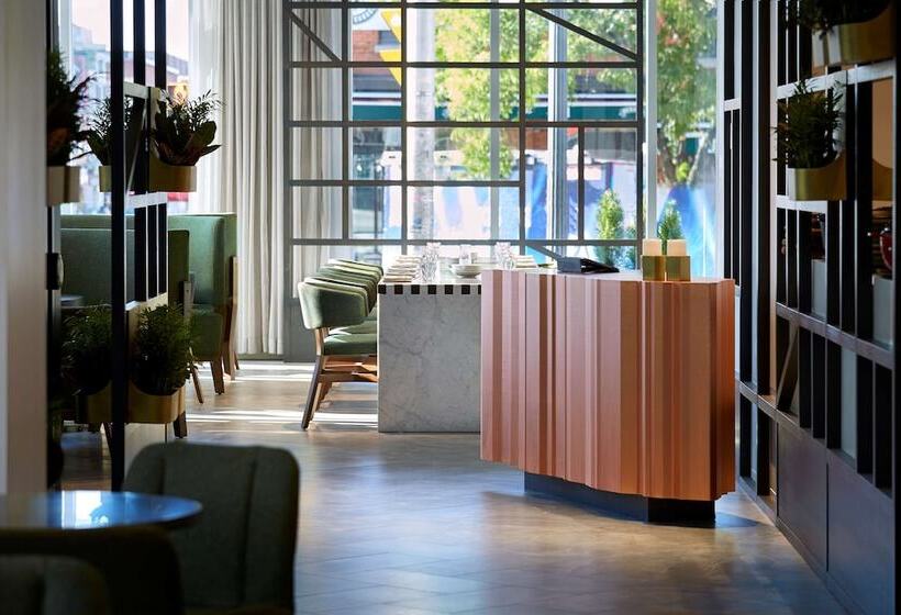 هتل Andaz Ottawa Byward Market, By Hyatt