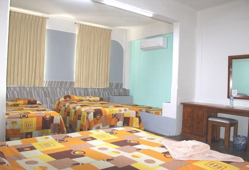 هتل Arrecife Huatulco Plus