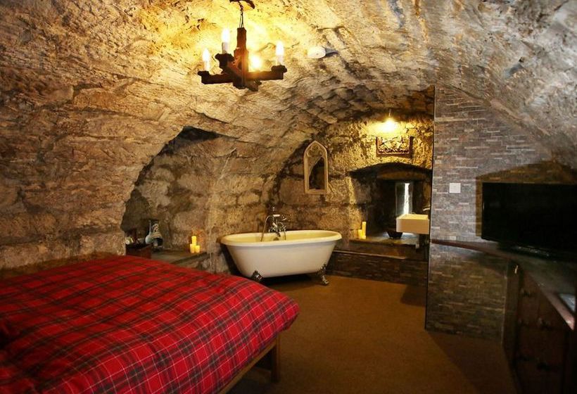 هتل Castle Levan B&b
